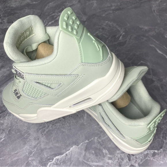 Air Jordan 4 Retro Abundance/ Sea-foam -Mint Green Sneakers Shoes Size 10.5W /9M - Picture 6 of 8